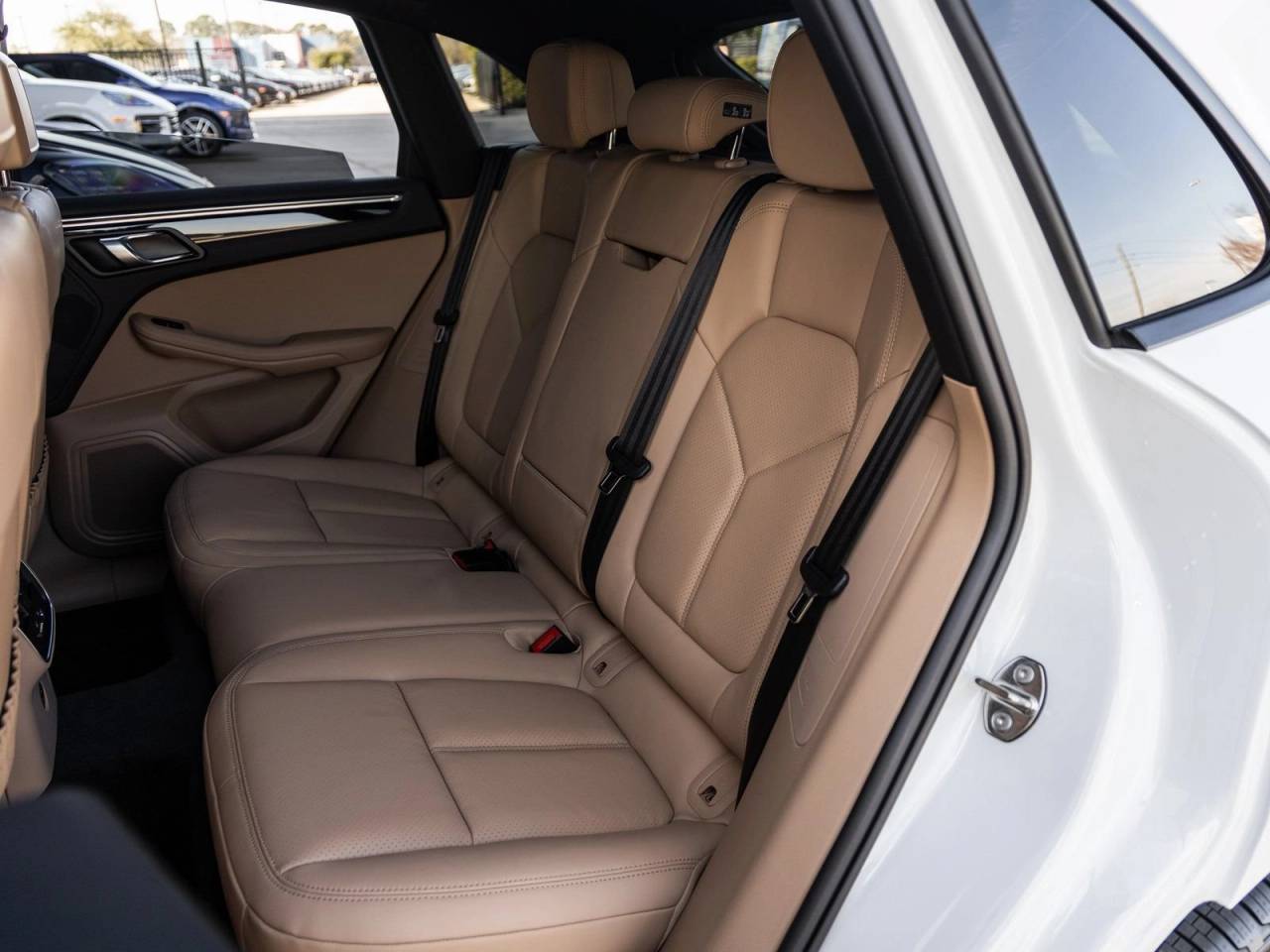 2026 Porsche Macan AWD