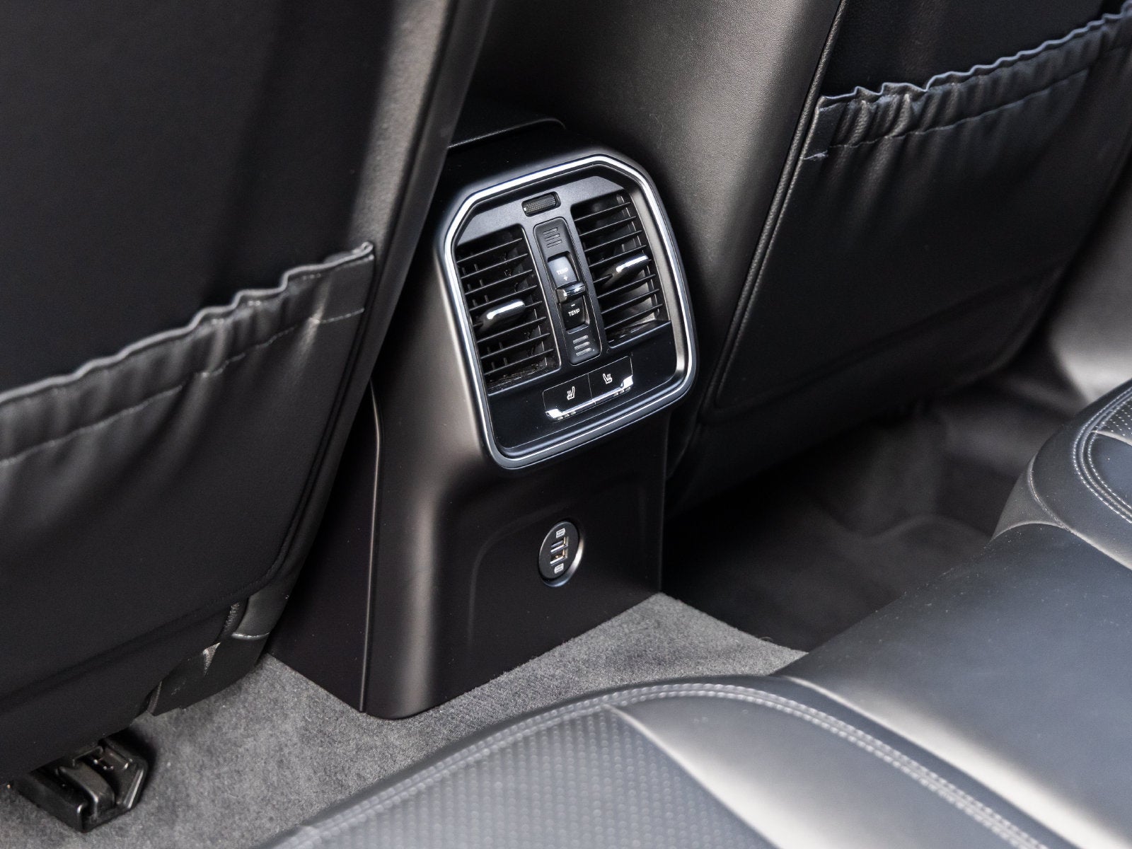2018 Porsche Macan Macan Sport Edition