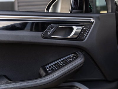 2018 Porsche Macan Macan Sport Edition