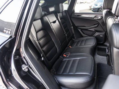 2018 Porsche Macan Macan Sport Edition