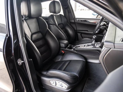 2018 Porsche Macan Macan Sport Edition