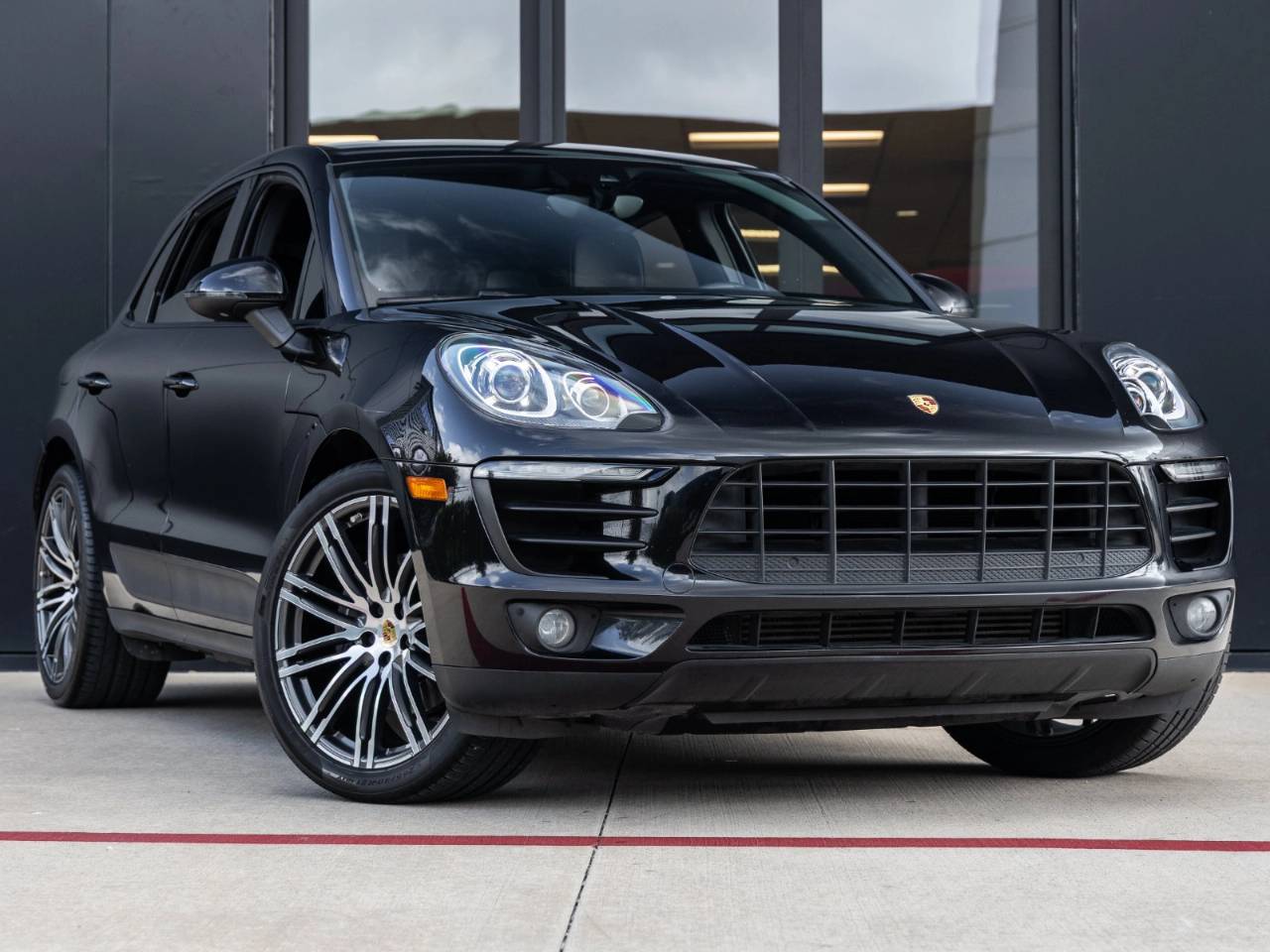 2018 Porsche Macan Macan Sport Edition