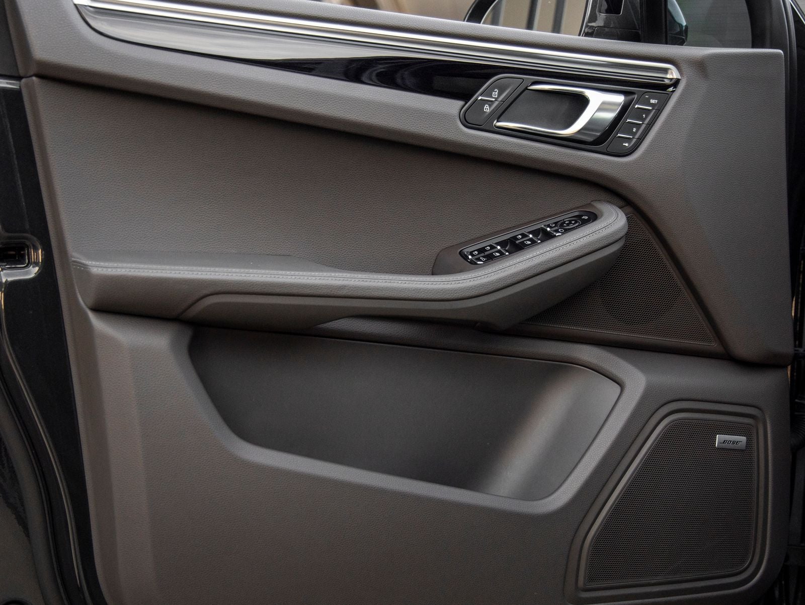 2022 Porsche Macan AWD