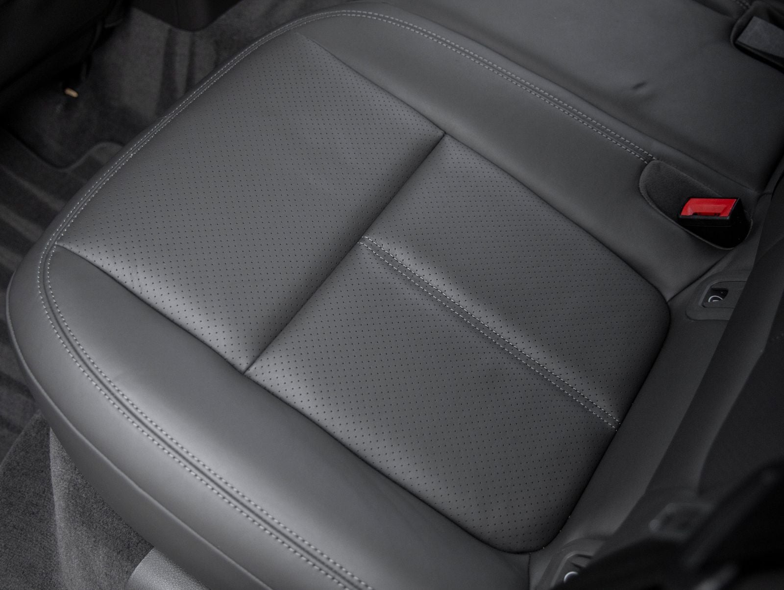 2022 Porsche Macan AWD