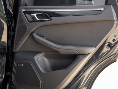 2022 Porsche Macan AWD