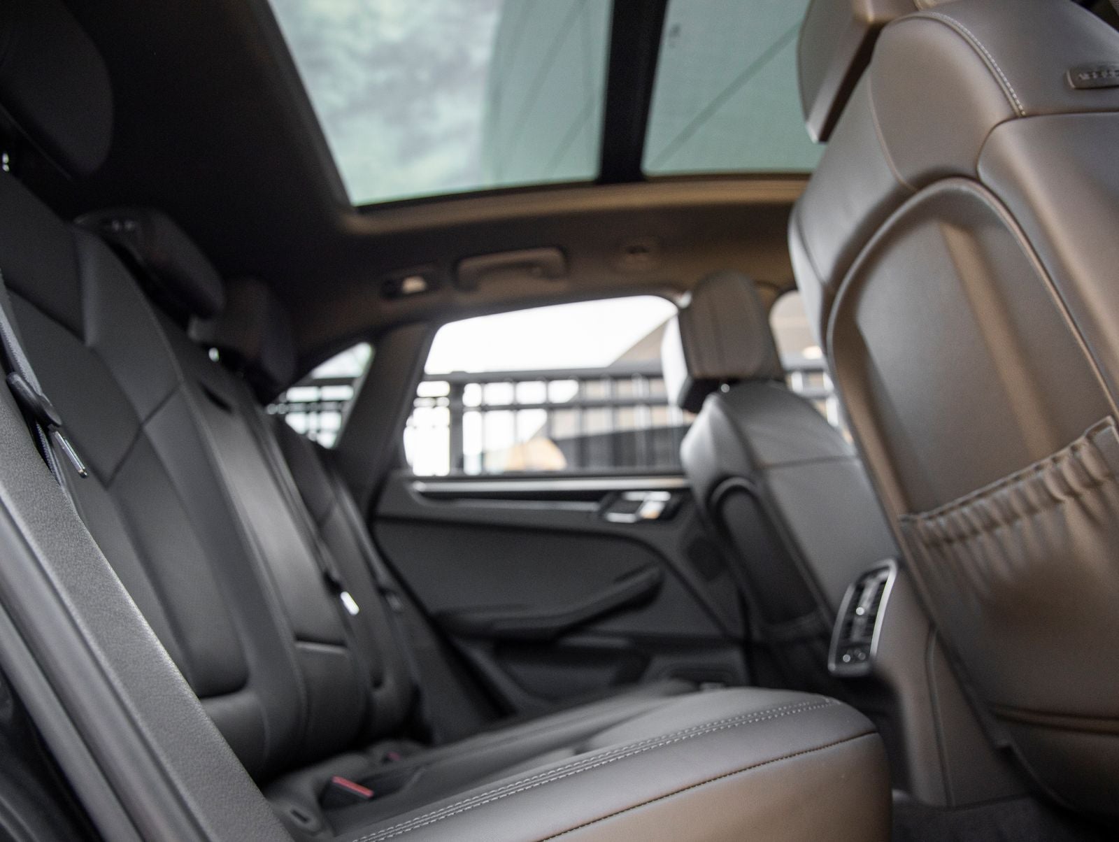 2022 Porsche Macan AWD