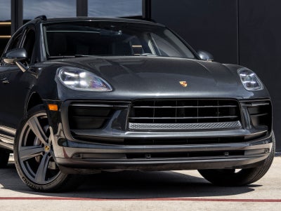 2022 Porsche Macan AWD
