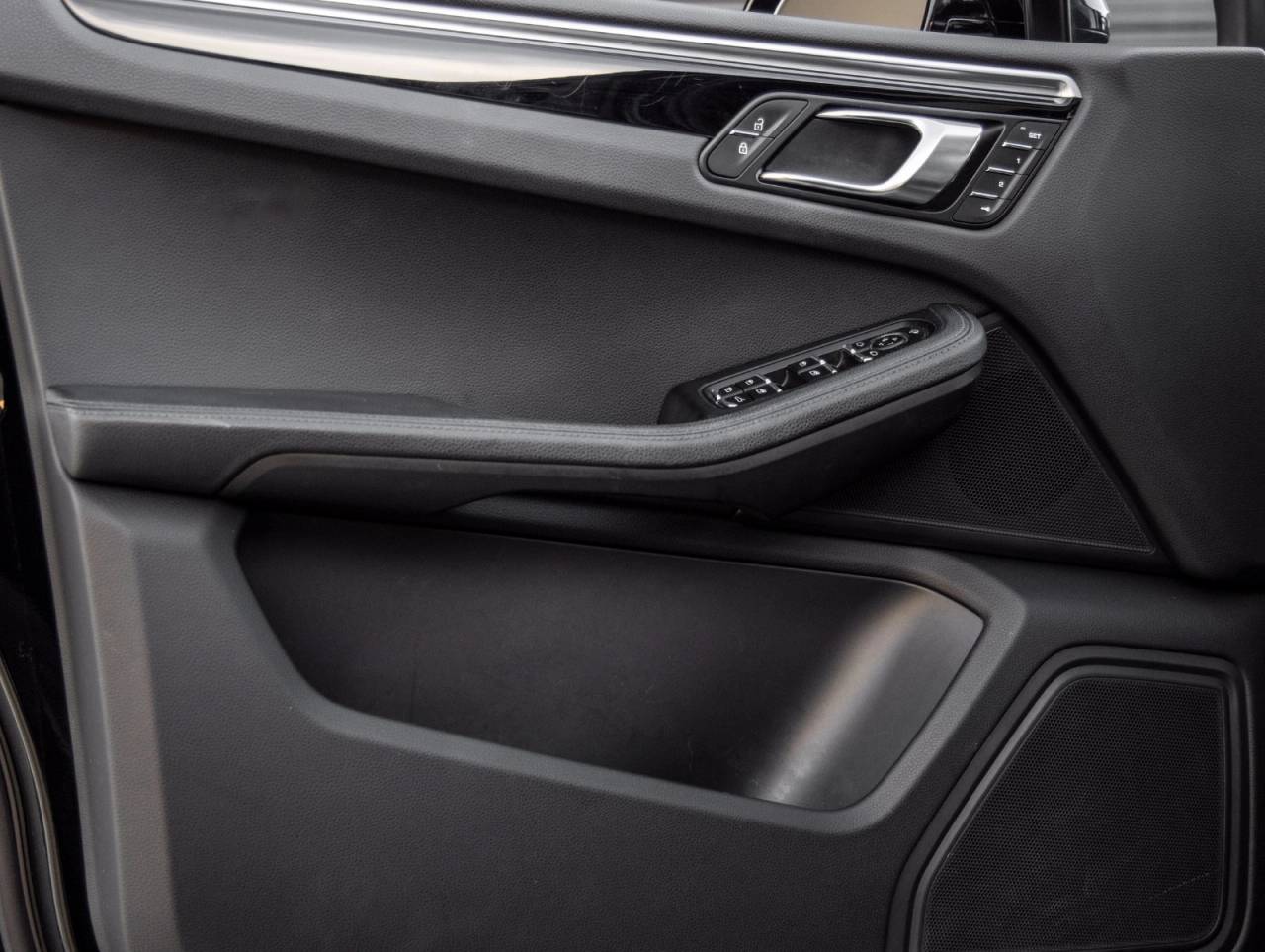 2023 Porsche Macan Macan