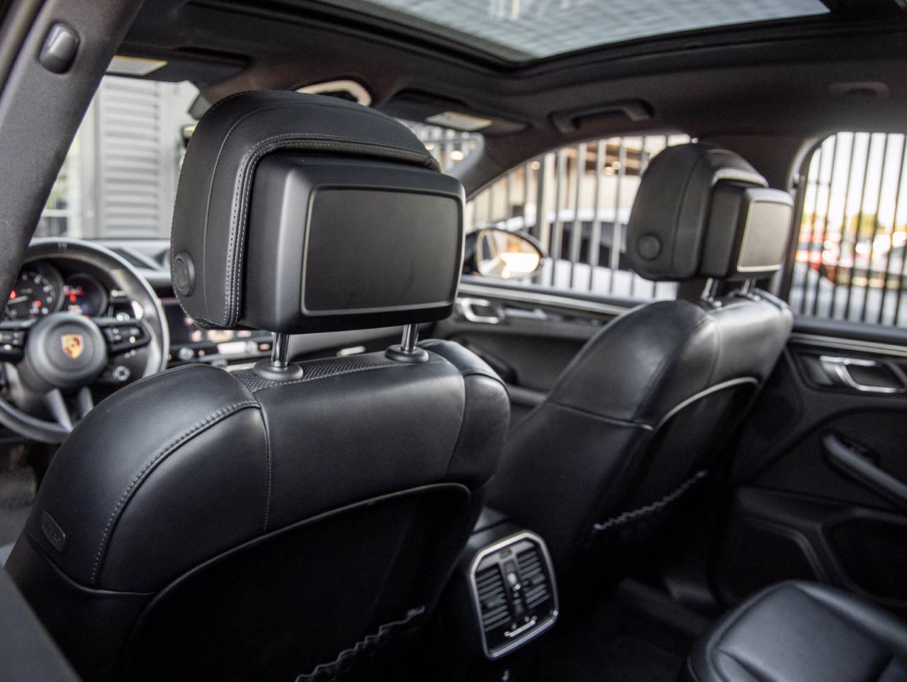 2023 Porsche Macan Macan