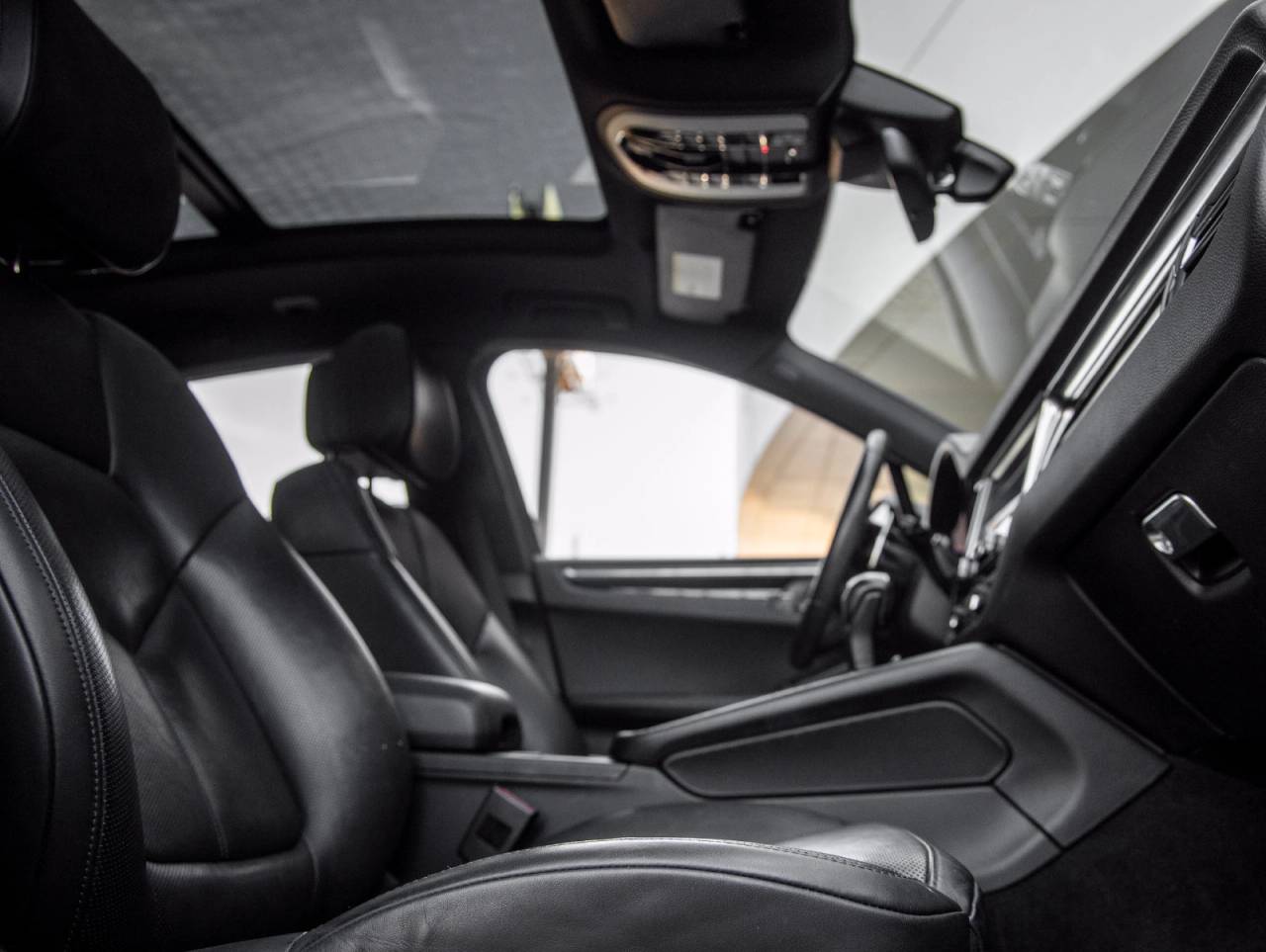 2023 Porsche Macan Macan