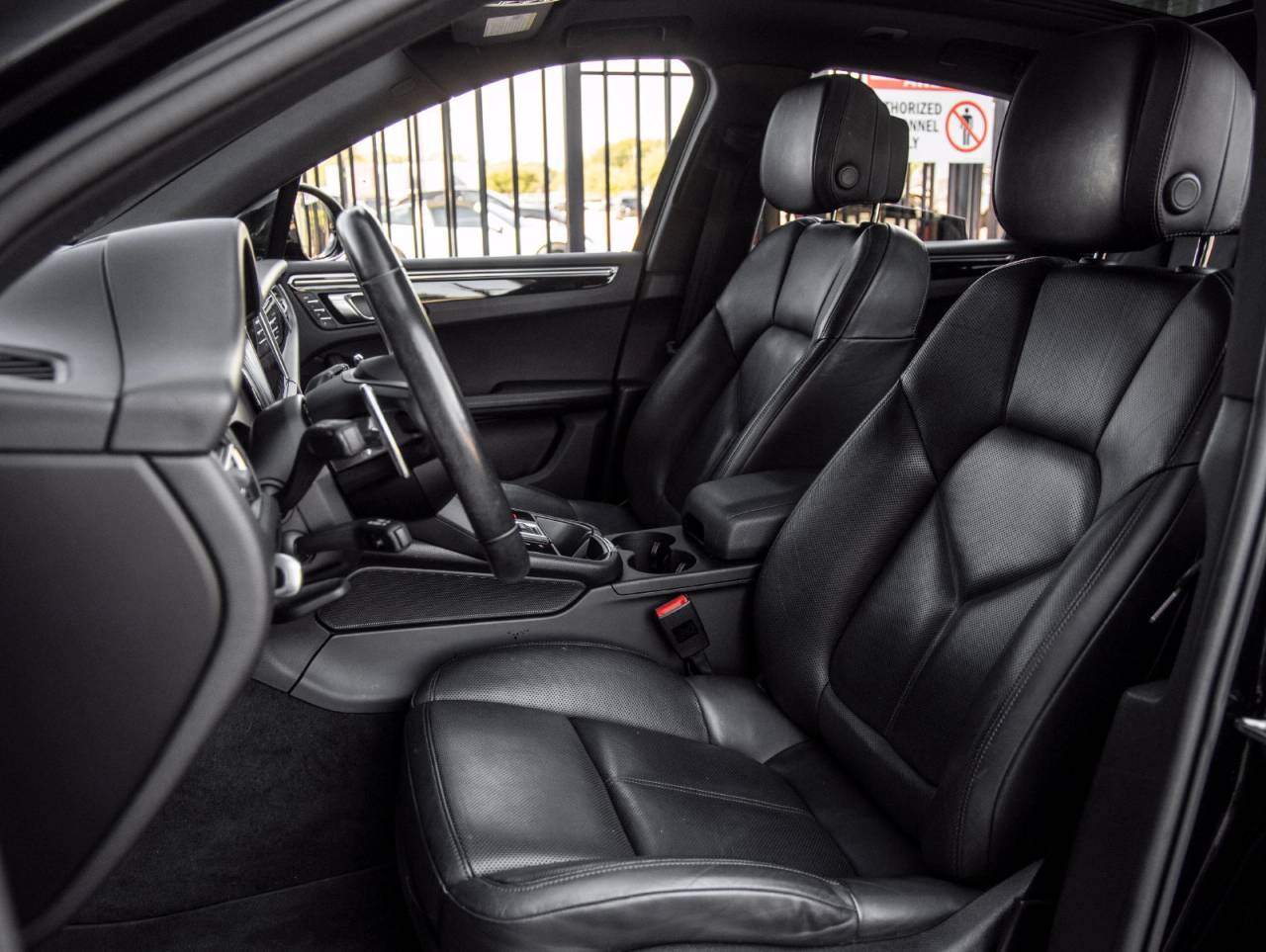 2023 Porsche Macan Macan