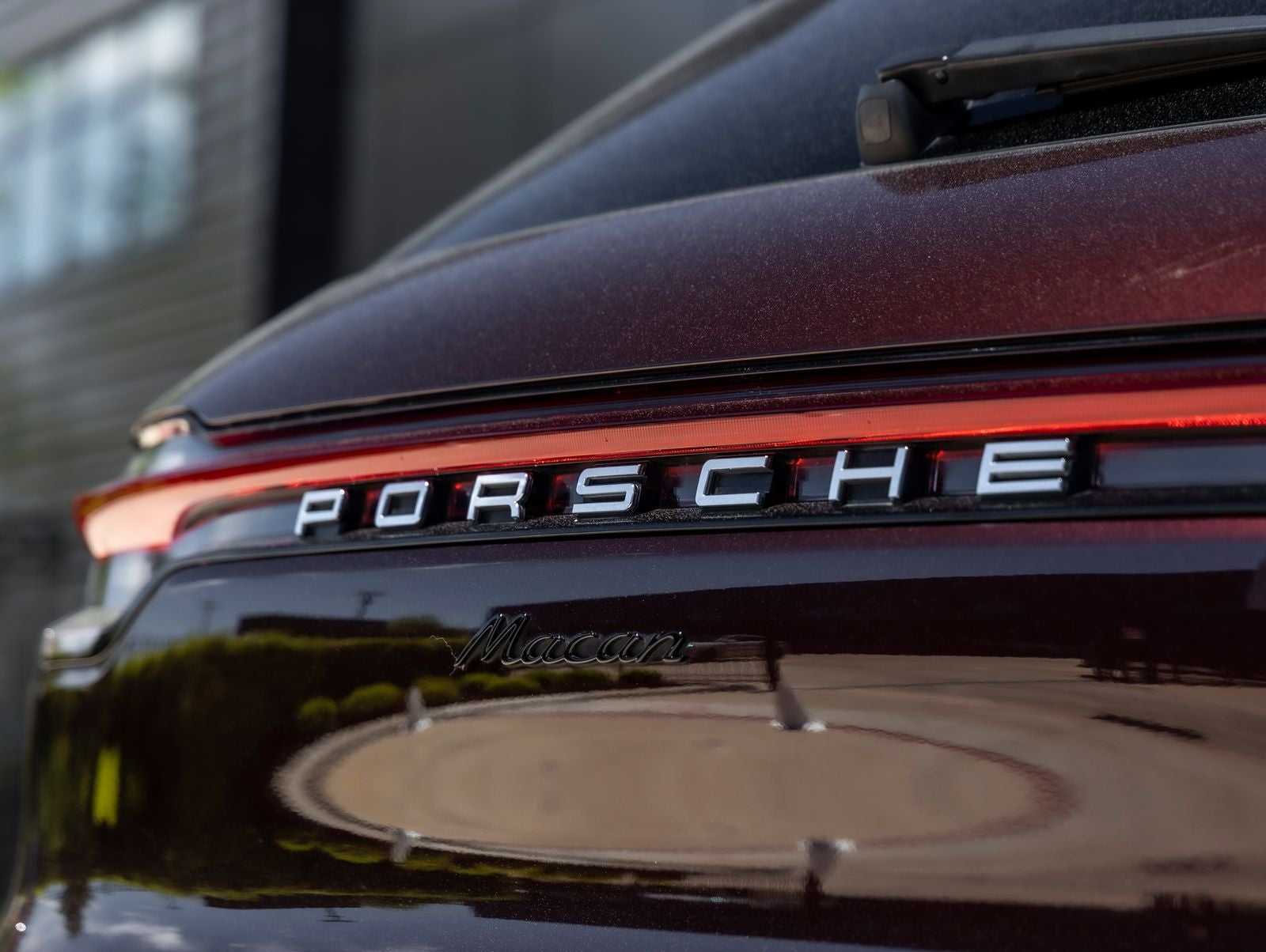 2023 Porsche Macan AWD