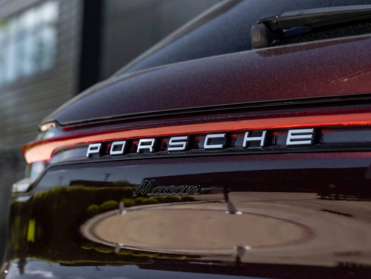 2023 Porsche Macan AWD