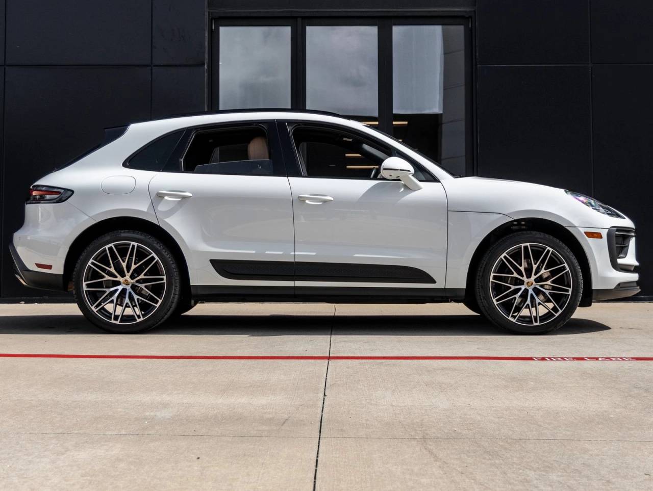2024 Porsche Macan Macan (MY24)