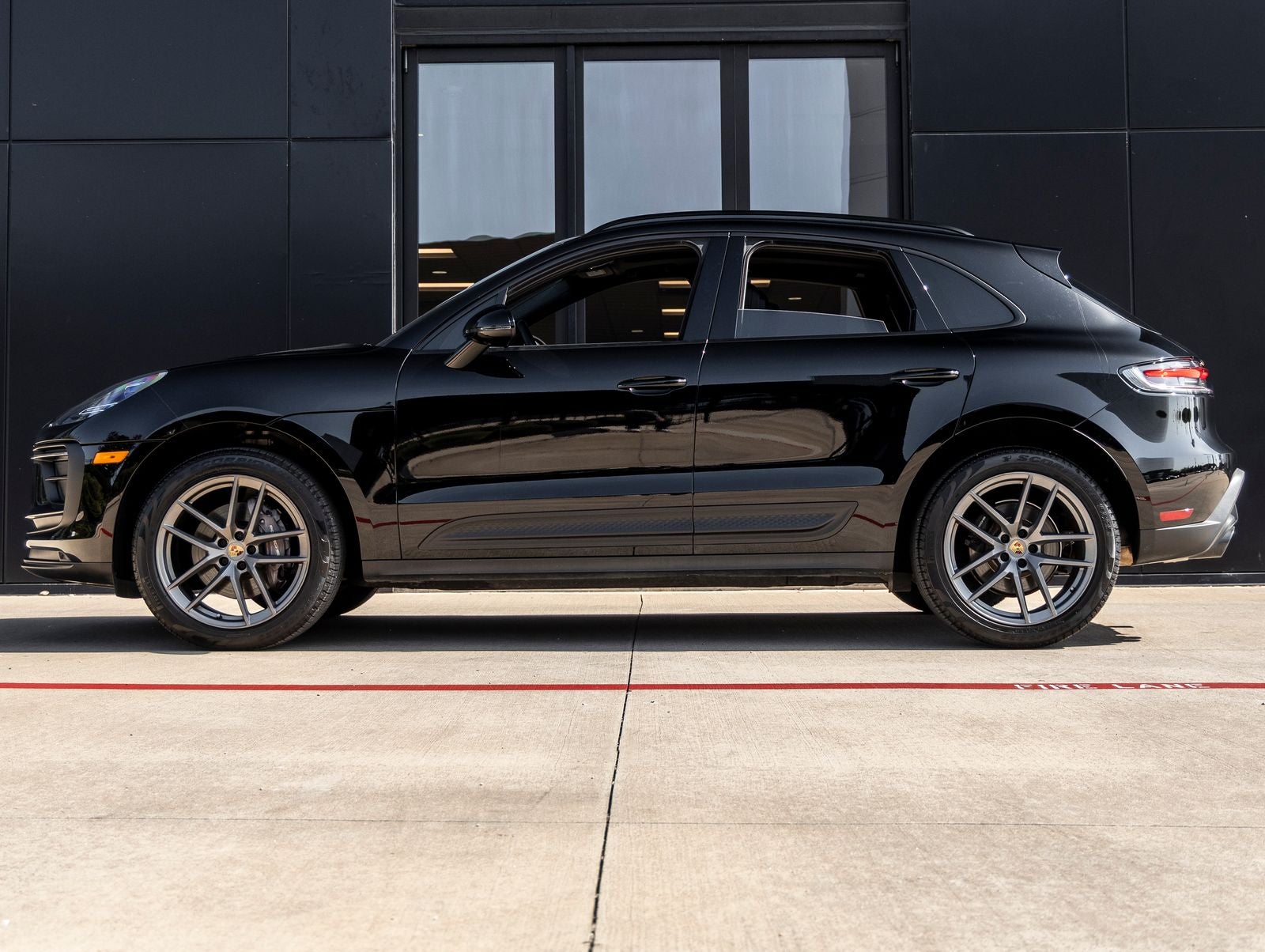 2024 Porsche Macan Macan (MY24)