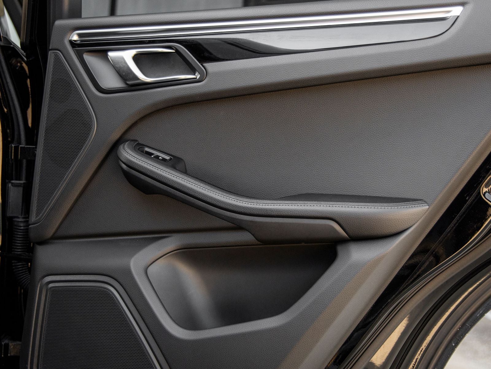 2024 Porsche Macan Macan (MY24)