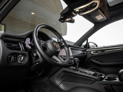 2024 Porsche Macan Macan (MY24)