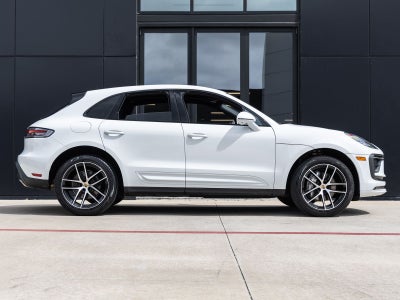 2025 Porsche Macan AWD