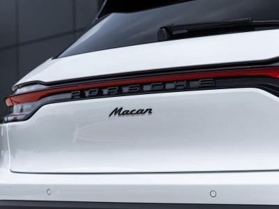2025 Porsche Macan AWD
