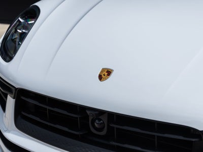 2025 Porsche Macan AWD