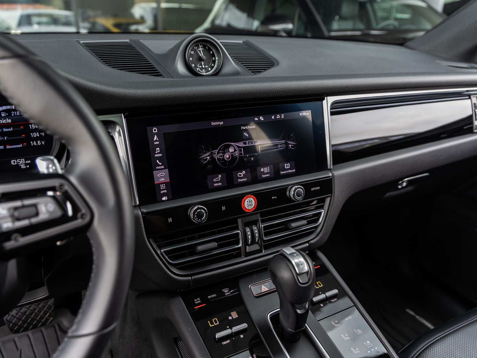 2025 Porsche Macan AWD