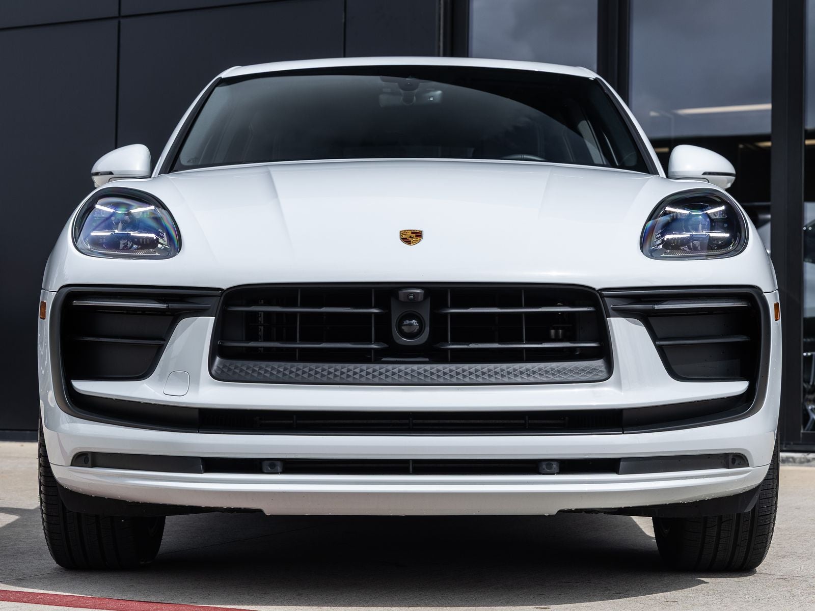 2025 Porsche Macan AWD