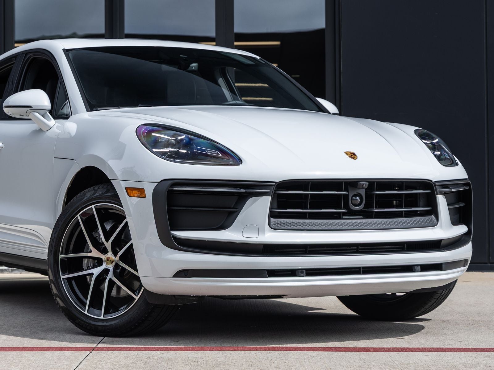 2025 Porsche Macan AWD