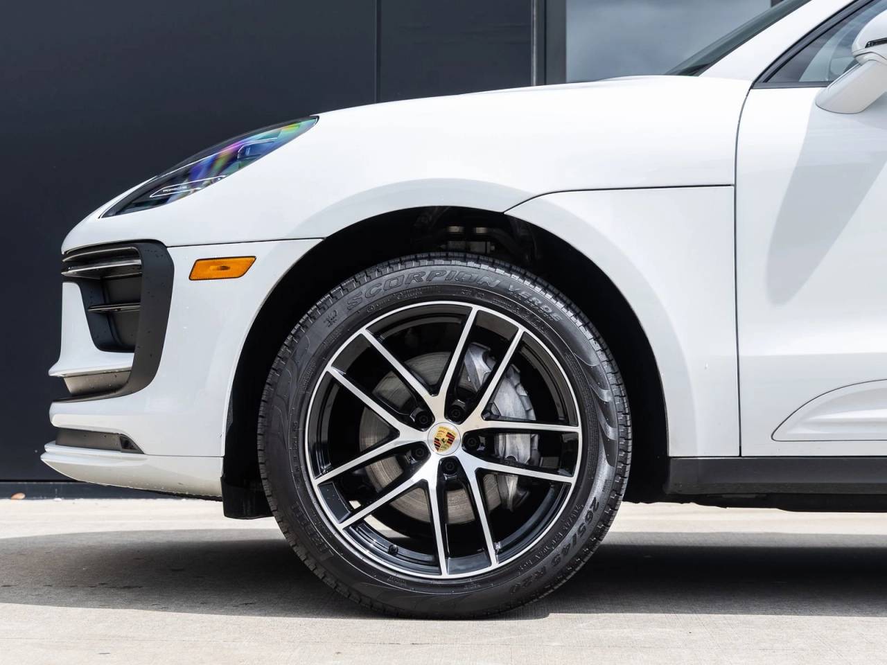 2025 Porsche Macan AWD
