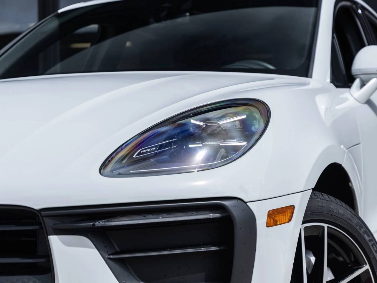 2025 Porsche Macan AWD