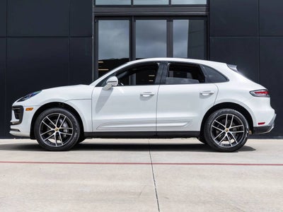 2025 Porsche Macan AWD