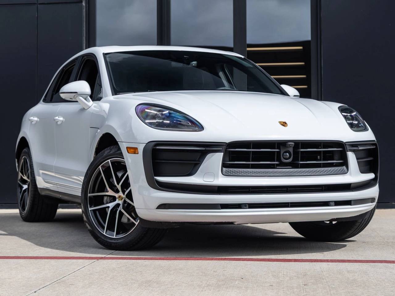 2025 Porsche Macan AWD