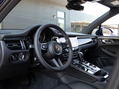 2025 Porsche Macan AWD