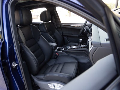 2025 Porsche Macan AWD