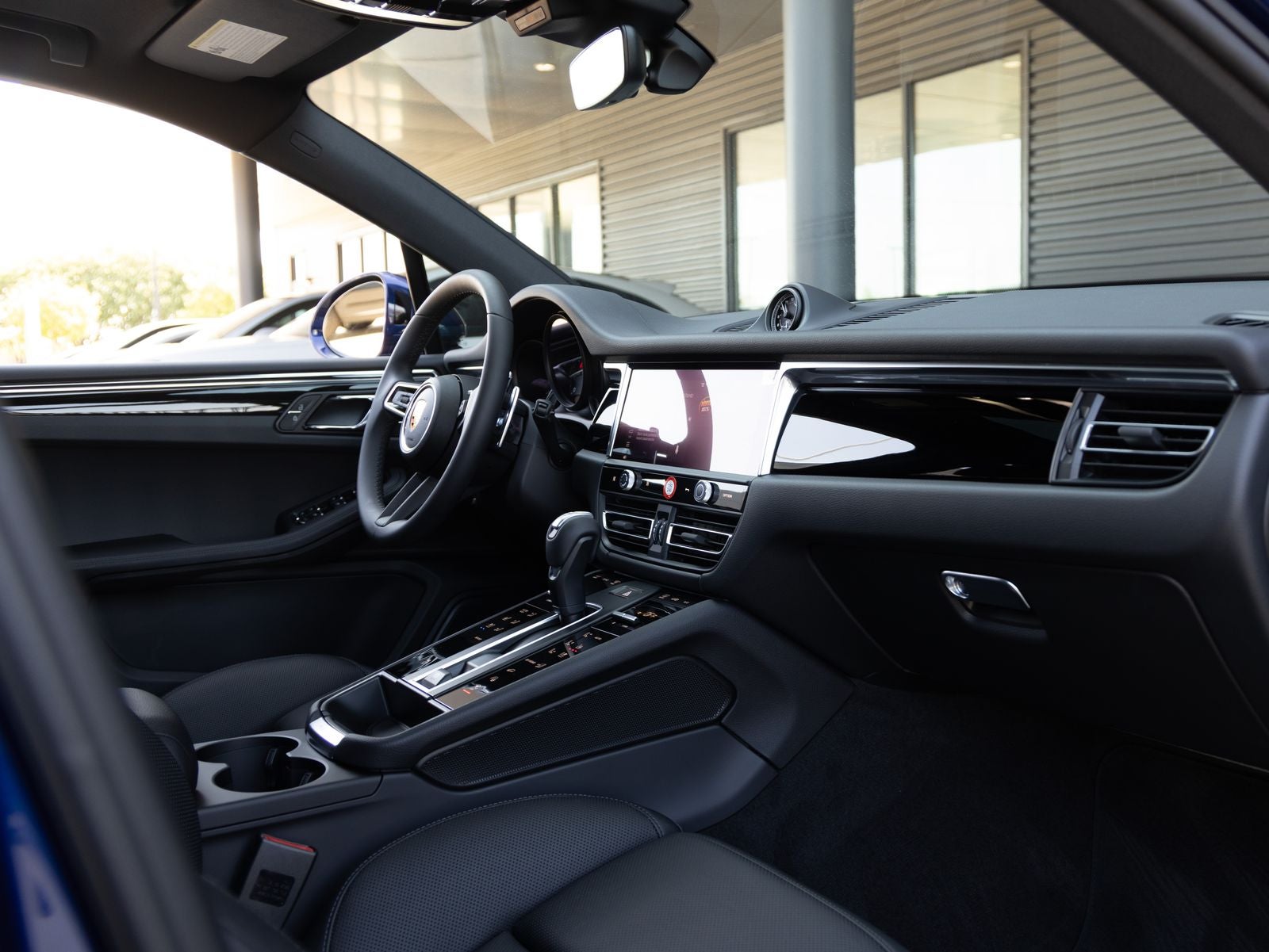 2025 Porsche Macan AWD