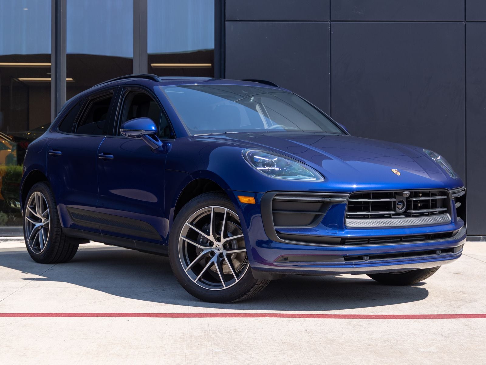 2025 Porsche Macan AWD