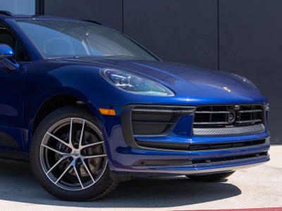 2025 Porsche Macan AWD