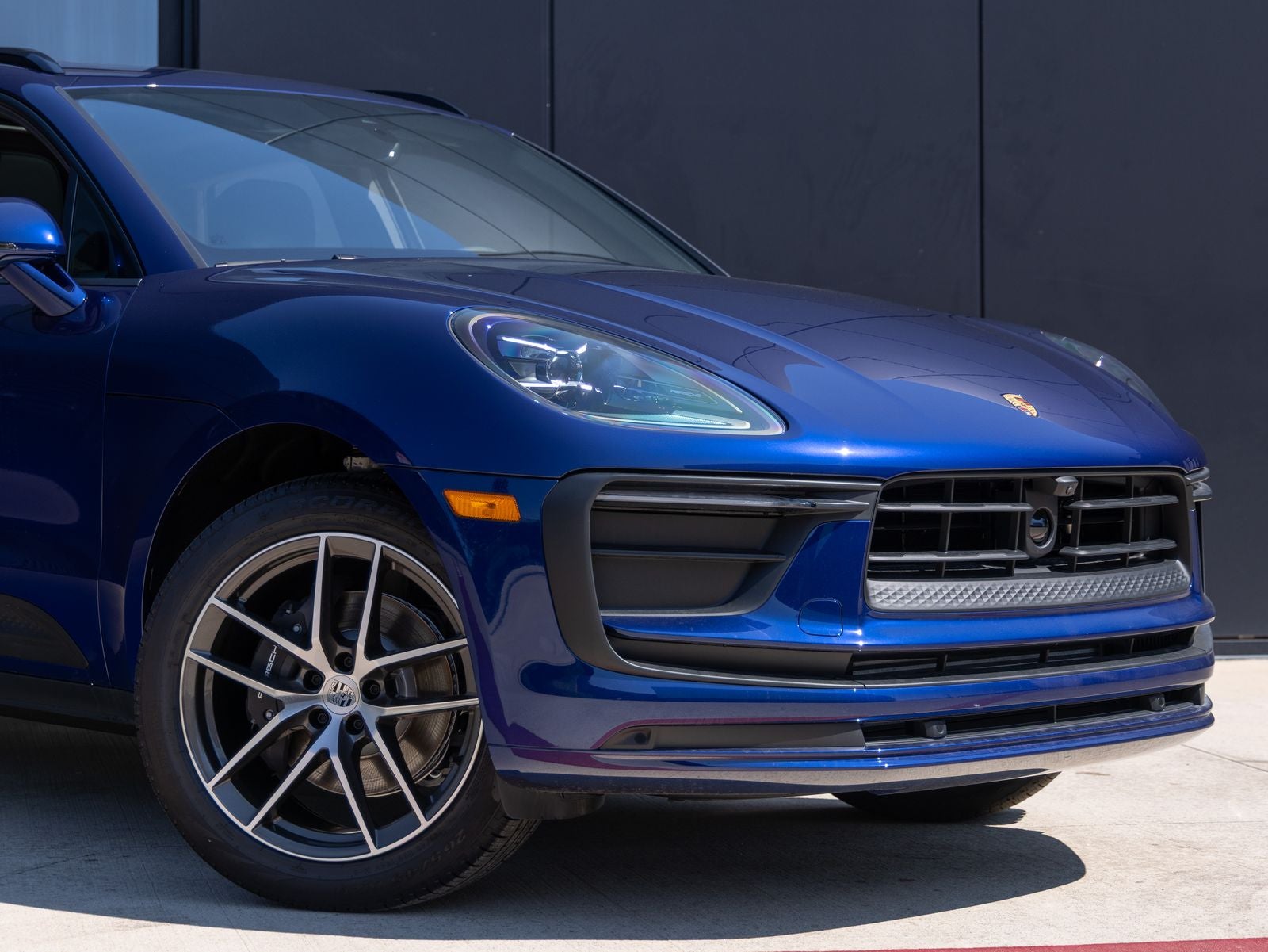 2025 Porsche Macan AWD