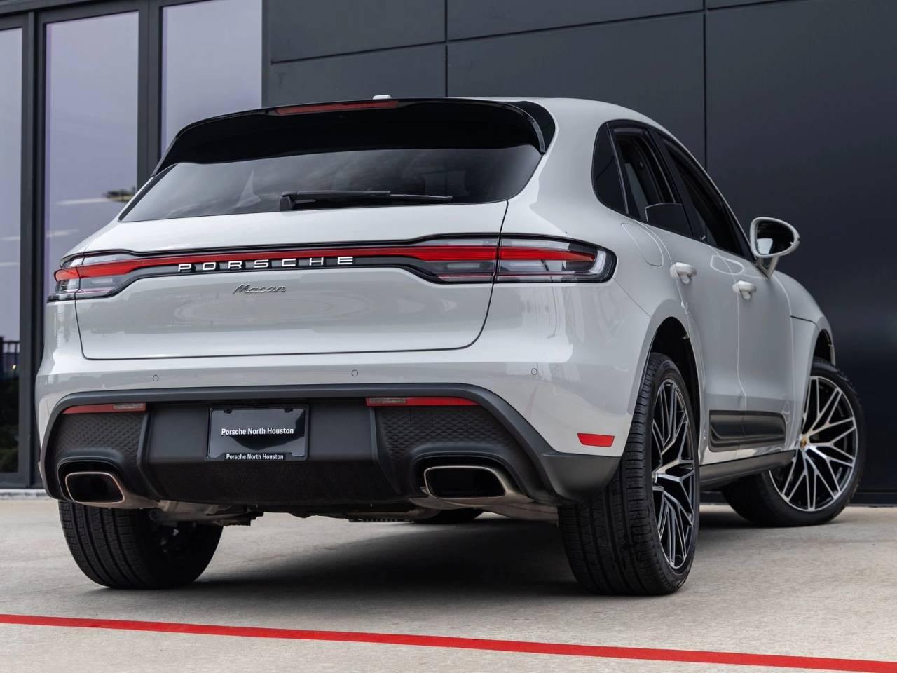 2026 Porsche Macan AWD