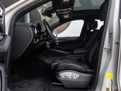 2026 Porsche Macan AWD