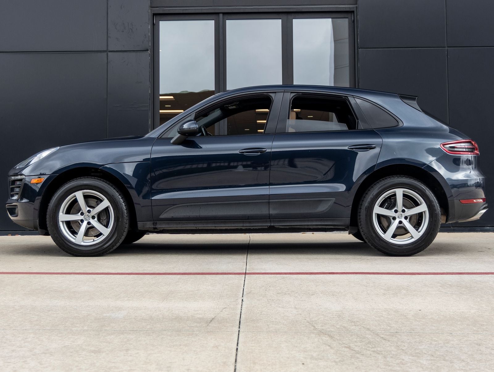 2017 Porsche Macan Macan