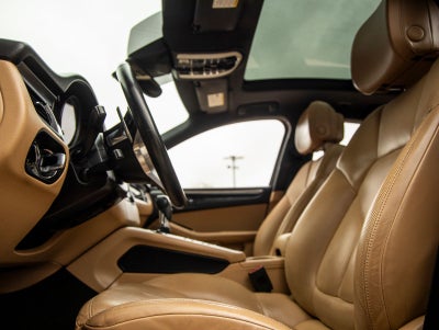 2017 Porsche Macan Macan