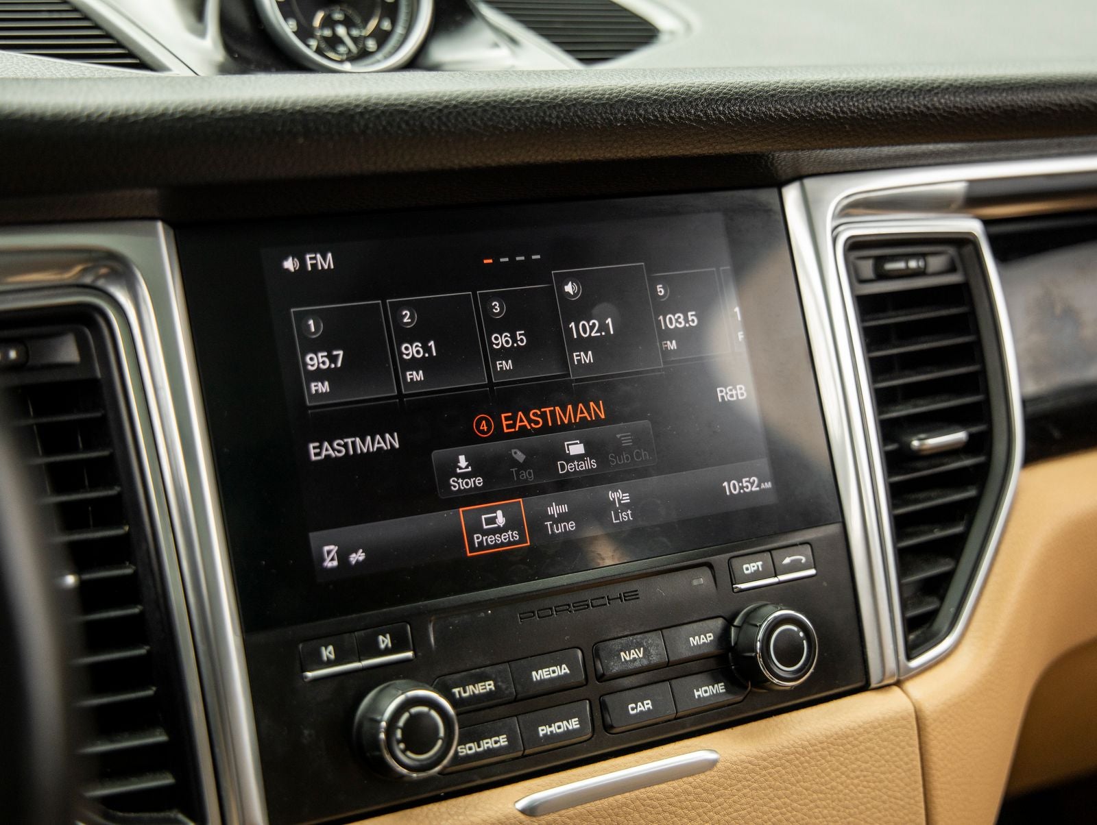 2017 Porsche Macan Macan