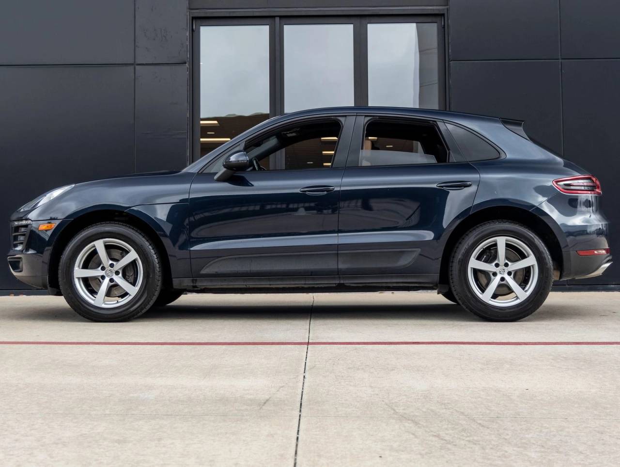 2017 Porsche Macan Macan