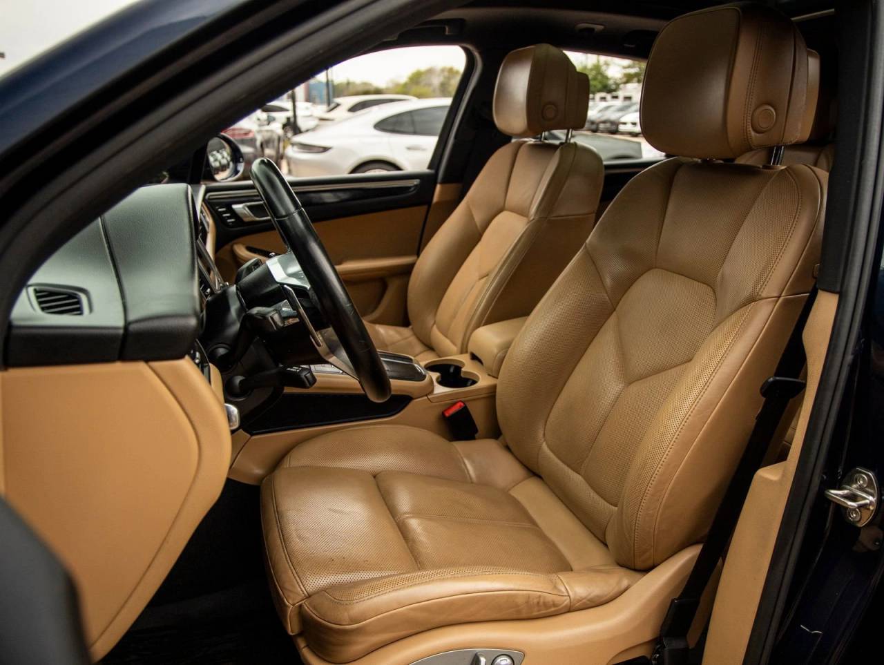 2017 Porsche Macan Macan