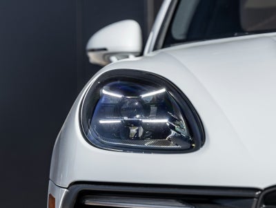 2023 Porsche Macan Macan (MY23)