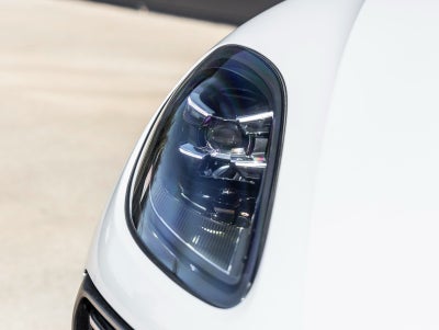 2023 Porsche Macan Macan (MY23)