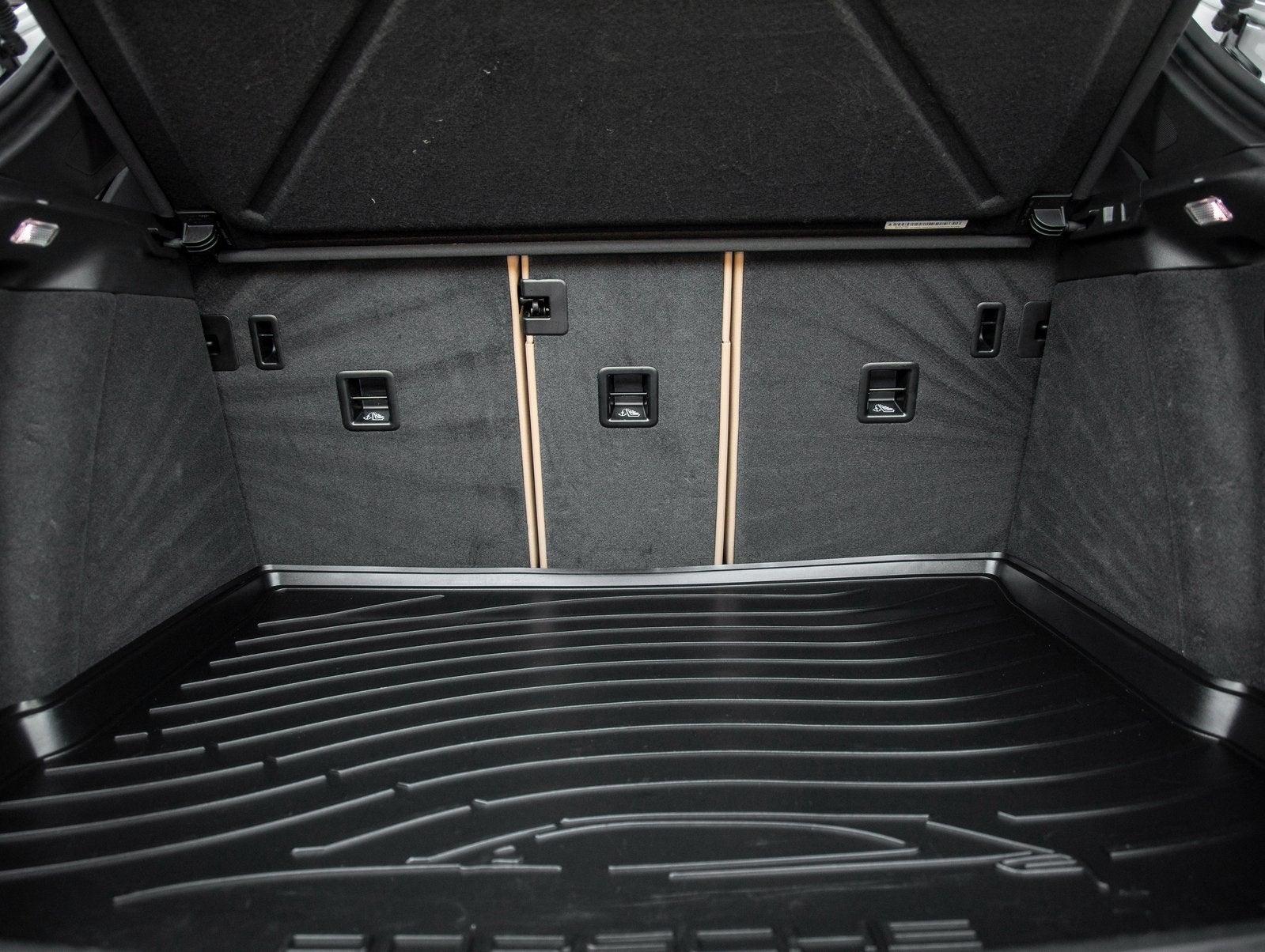 2023 Porsche Macan Macan (MY23)