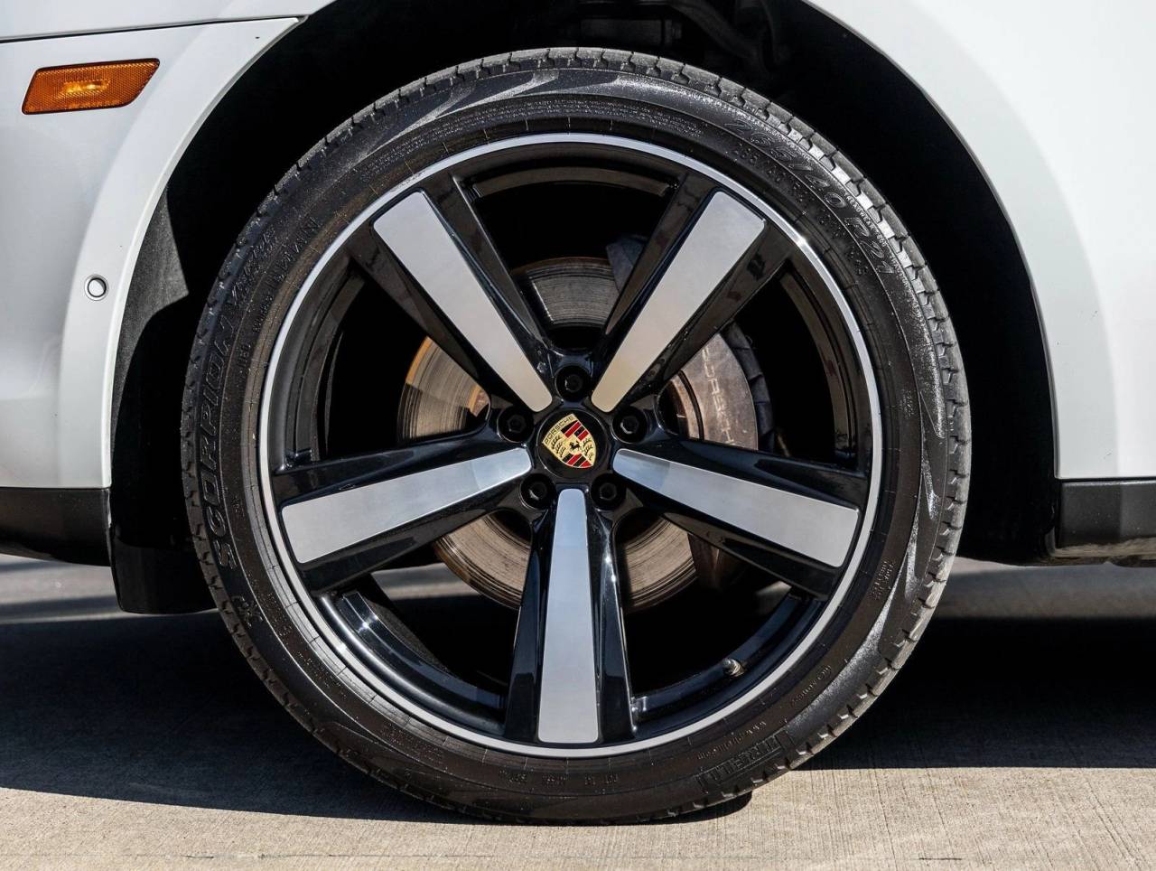 2023 Porsche Macan Macan (MY23)