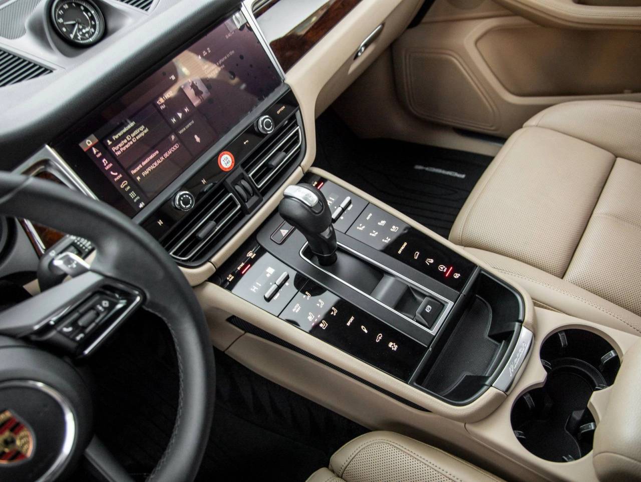 2023 Porsche Macan Macan (MY23)