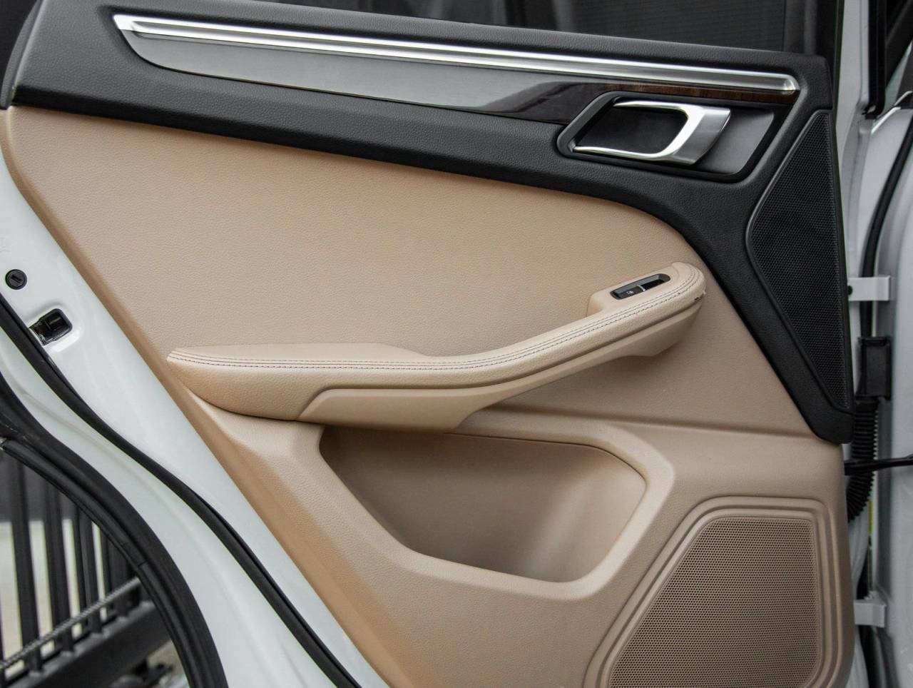 2023 Porsche Macan Macan (MY23)